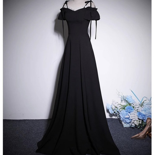 루시 화이트 레이스 블랙 웨딩드레스 대여, 당신의 특별한 순간을 위한 필수템