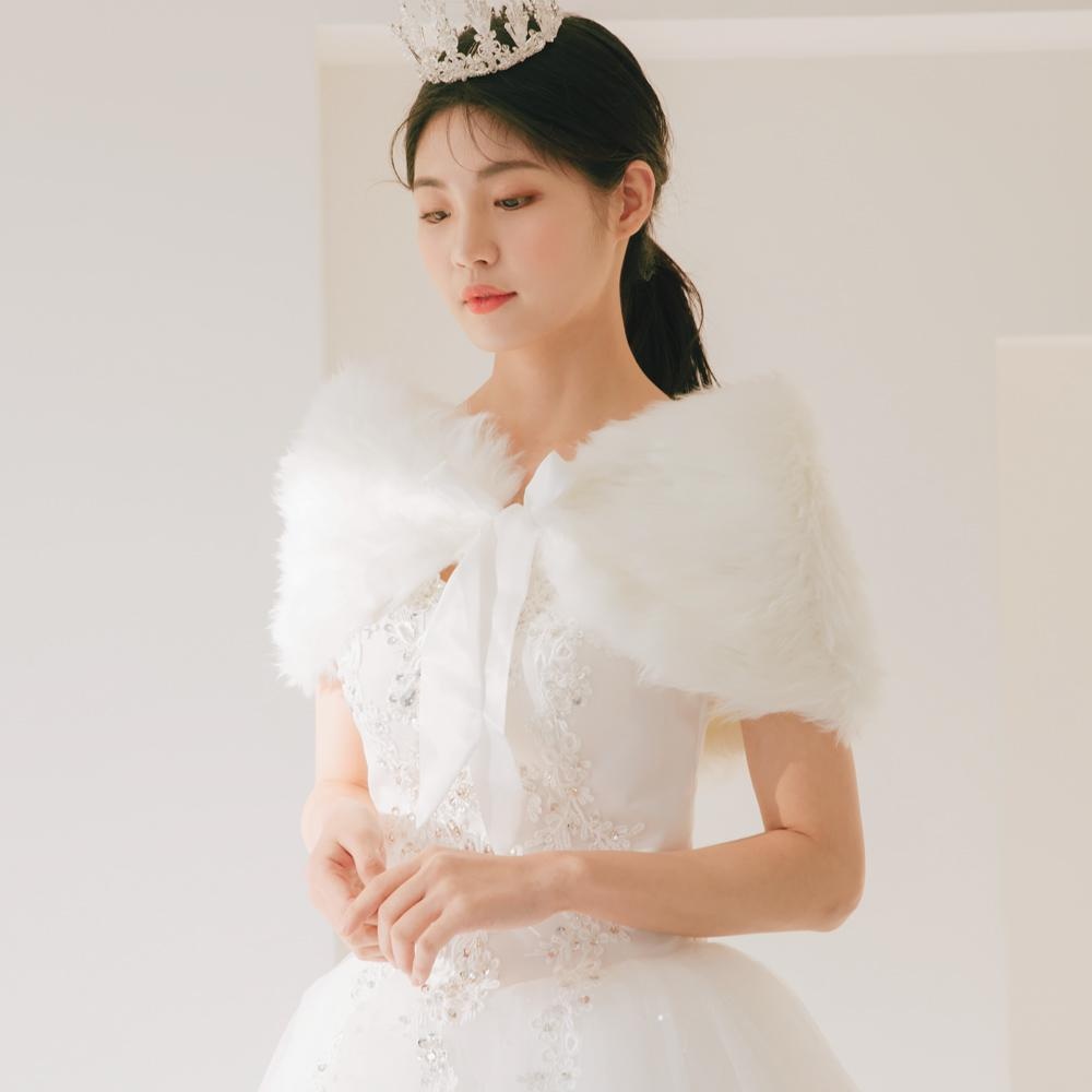 “릴리드레스 리본망토 퍼 웨딩볼레로 드레스숄 망토 케이프” 사용 후기, 가성비가 뛰어난 필수템