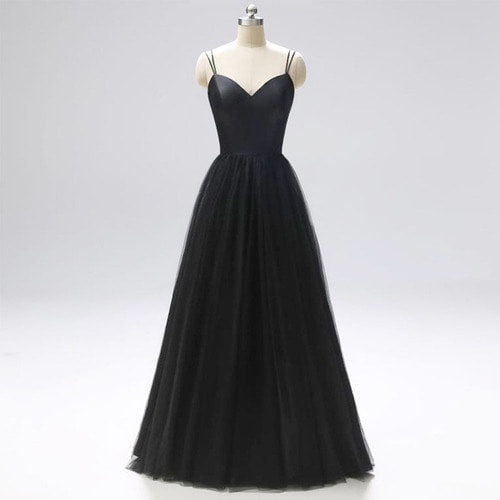 “아다지오 블랙 웨딩드레스 대여, 결혼식의 클래스를 높여줄 필수템”