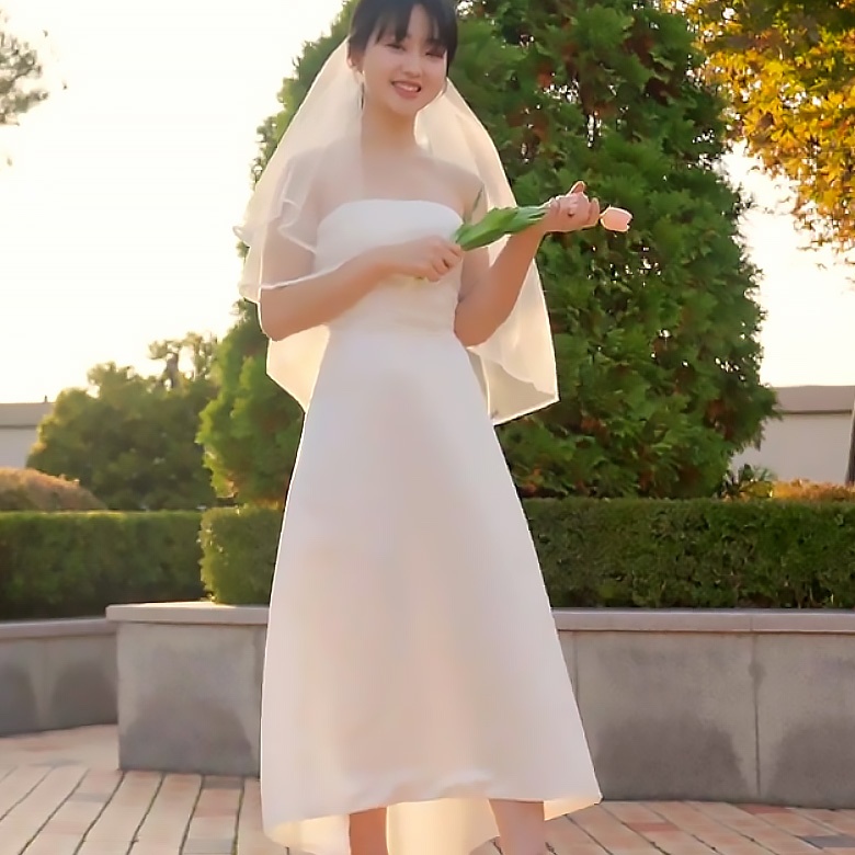 “튜브탑 셀프웨딩드레스 새틴 원피스 스냅촬영 라라리빠” 후기, 완벽한 선택